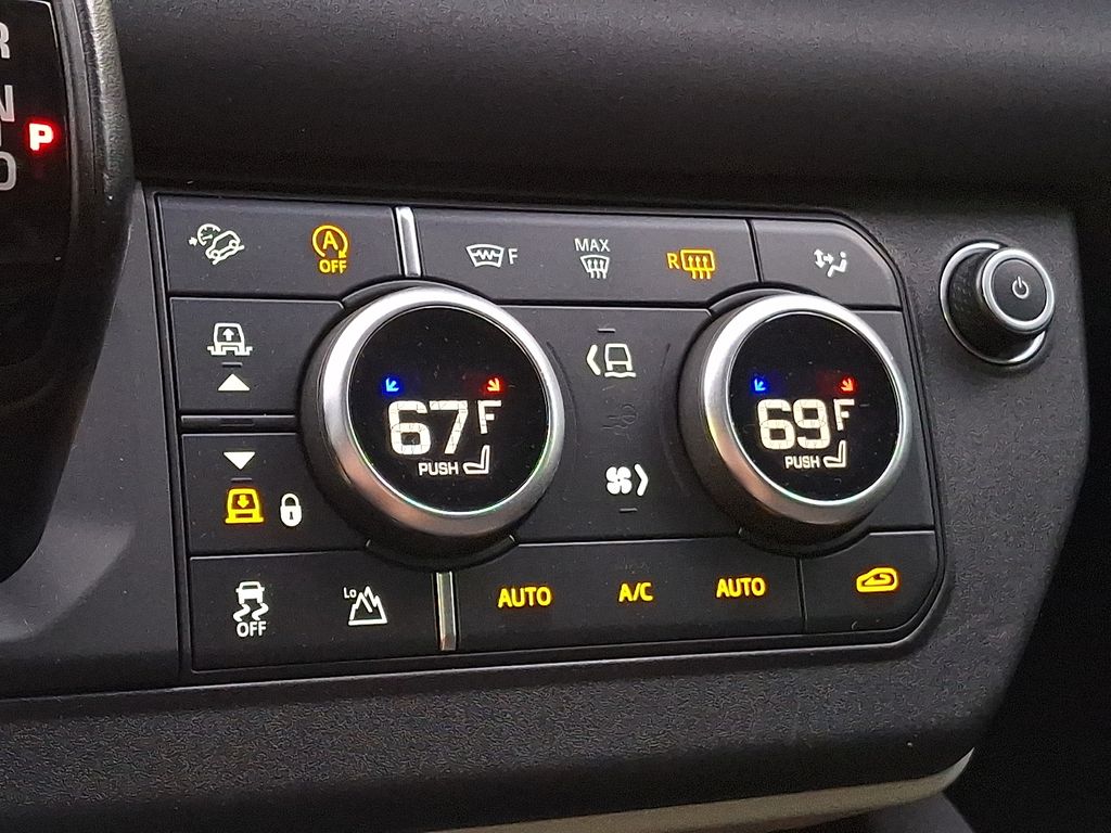 Thumbnail: 2020 Land Rover Defender - 21