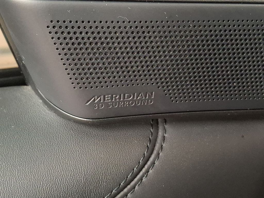 Thumbnail: 2023 Land Rover Range Rover - 13