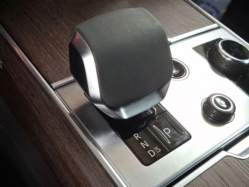 Thumbnail: 2023 Land Rover Range Rover - 20