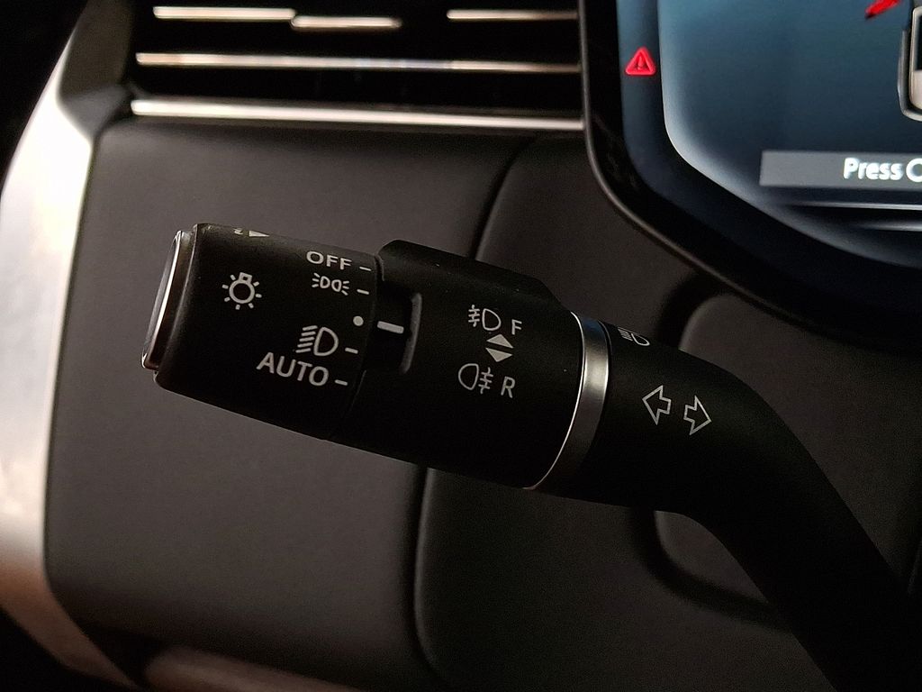 Thumbnail: 2023 Land Rover Range Rover - 8