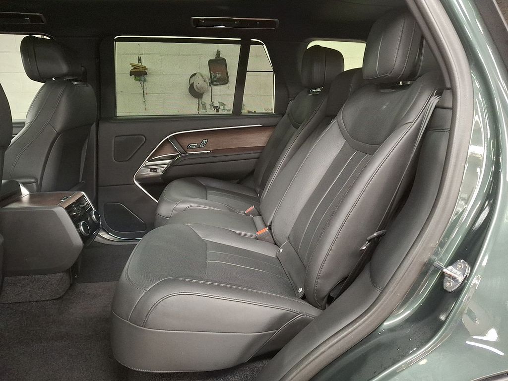 Thumbnail: 2023 Land Rover Range Rover - 9
