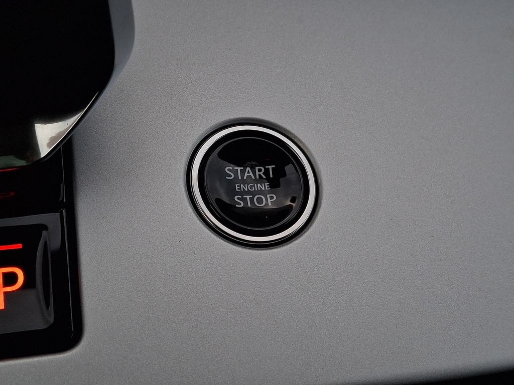 Thumbnail: 2025 Land Rover Range Rover - 20
