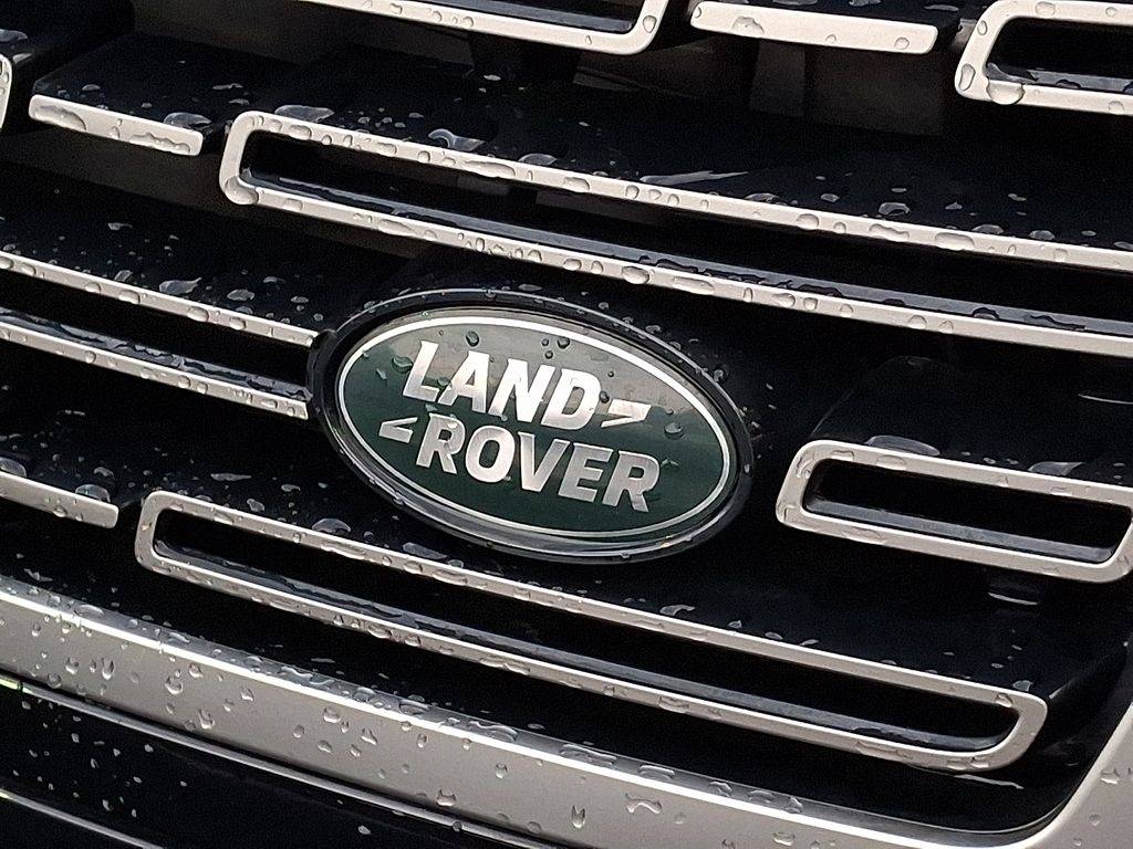 Thumbnail: 2025 Land Rover Range Rover - 28