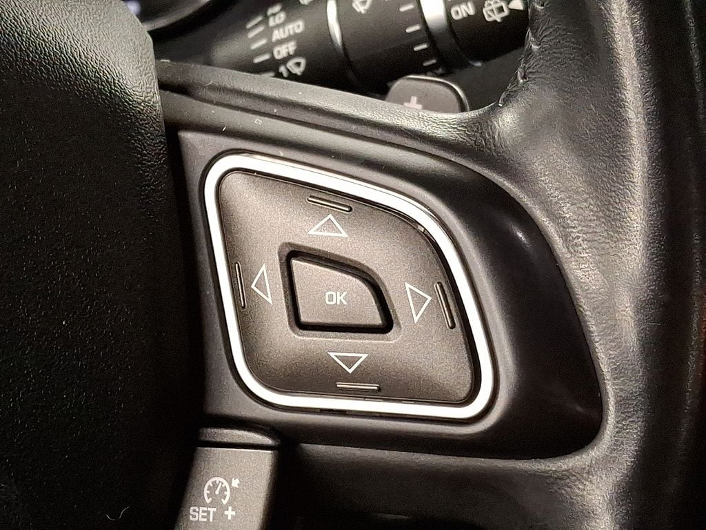 Thumbnail: 2017 Land Rover Range Rover Evoque - 19