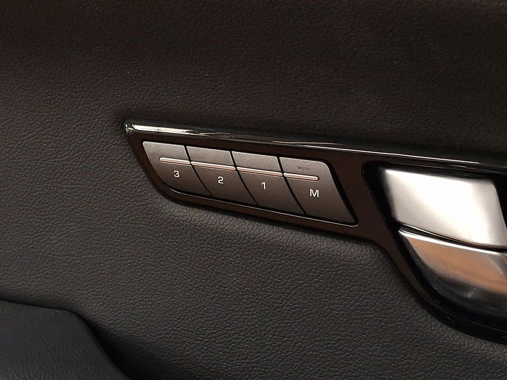 Thumbnail: 2019 Land Rover Range Rover Evoque - 30