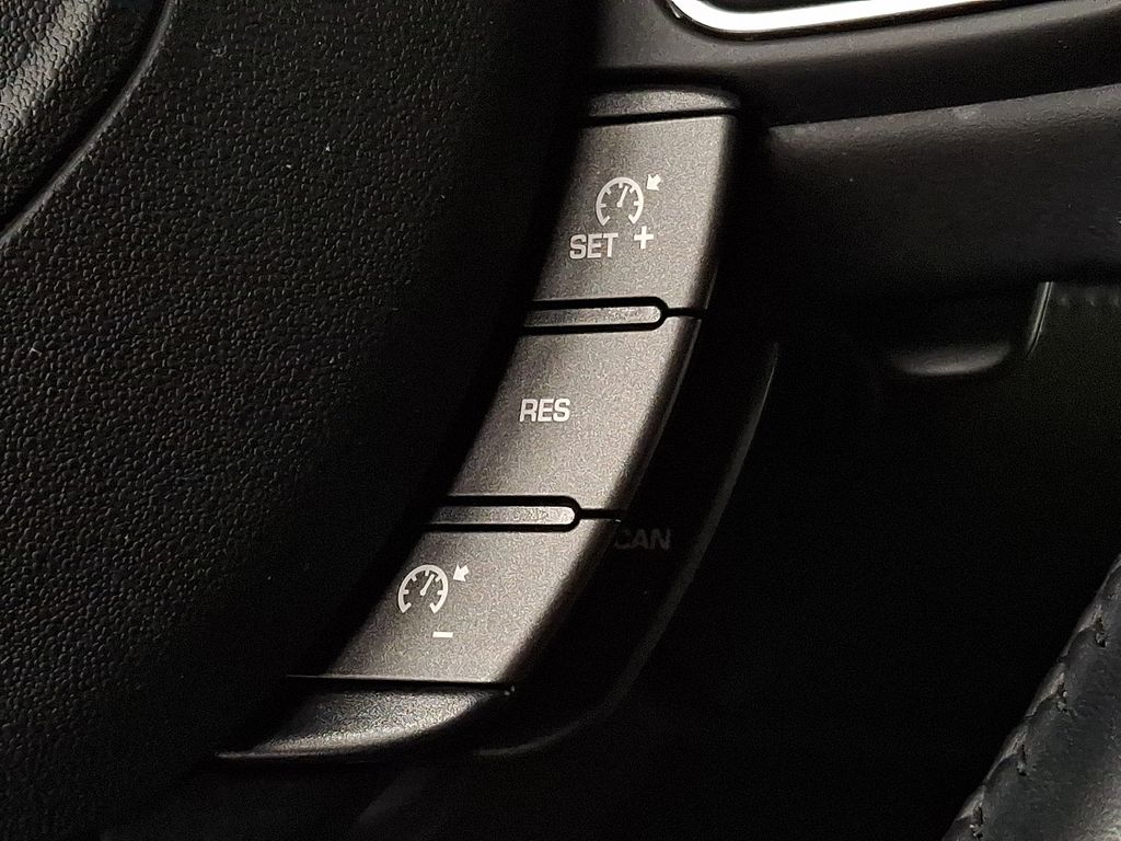 Thumbnail: 2019 Land Rover Range Rover Evoque - 23