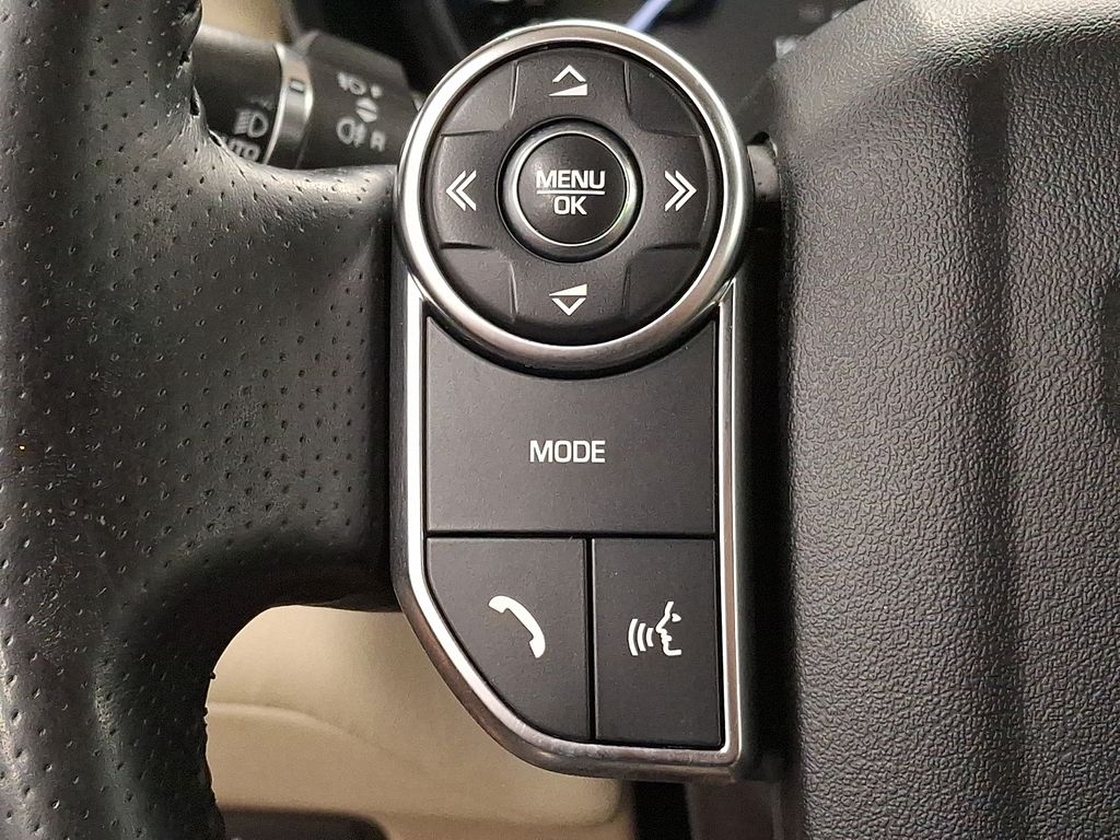 Thumbnail: 2017 Land Rover Range Rover Sport - 22