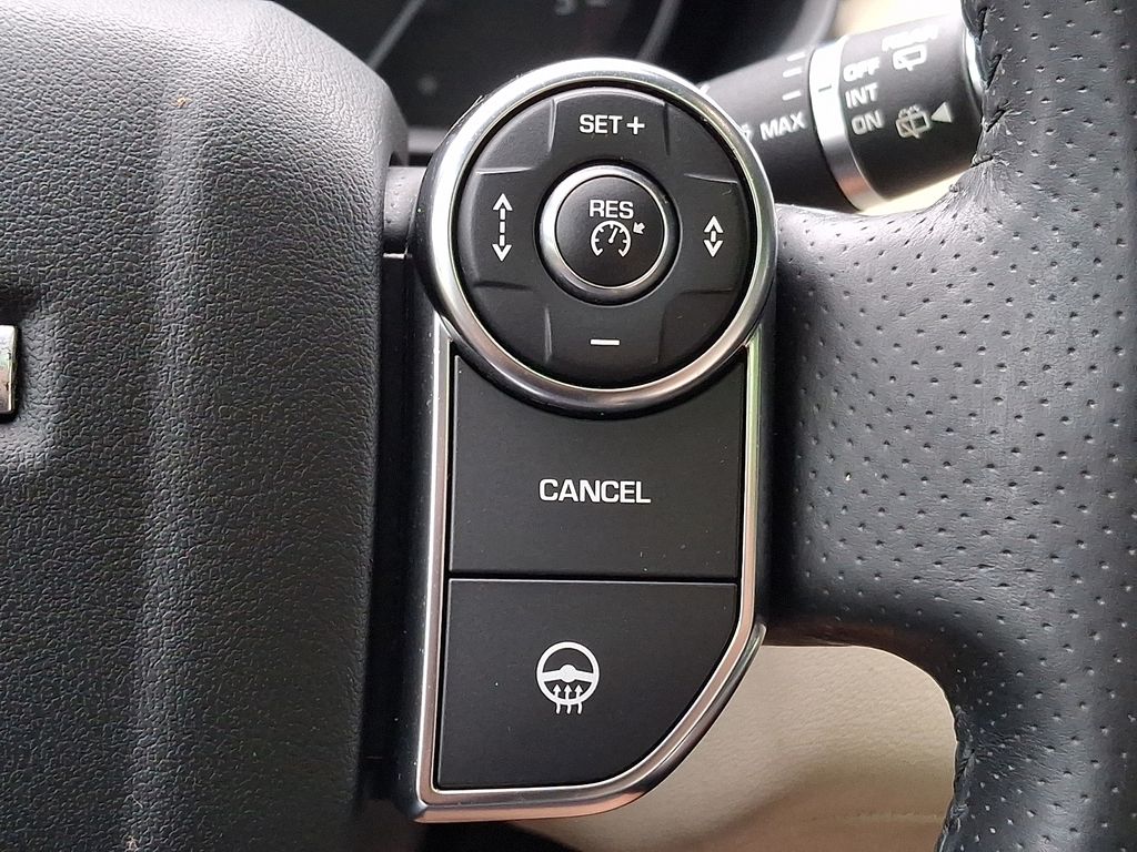 Thumbnail: 2016 Land Rover Range Rover Sport - 23