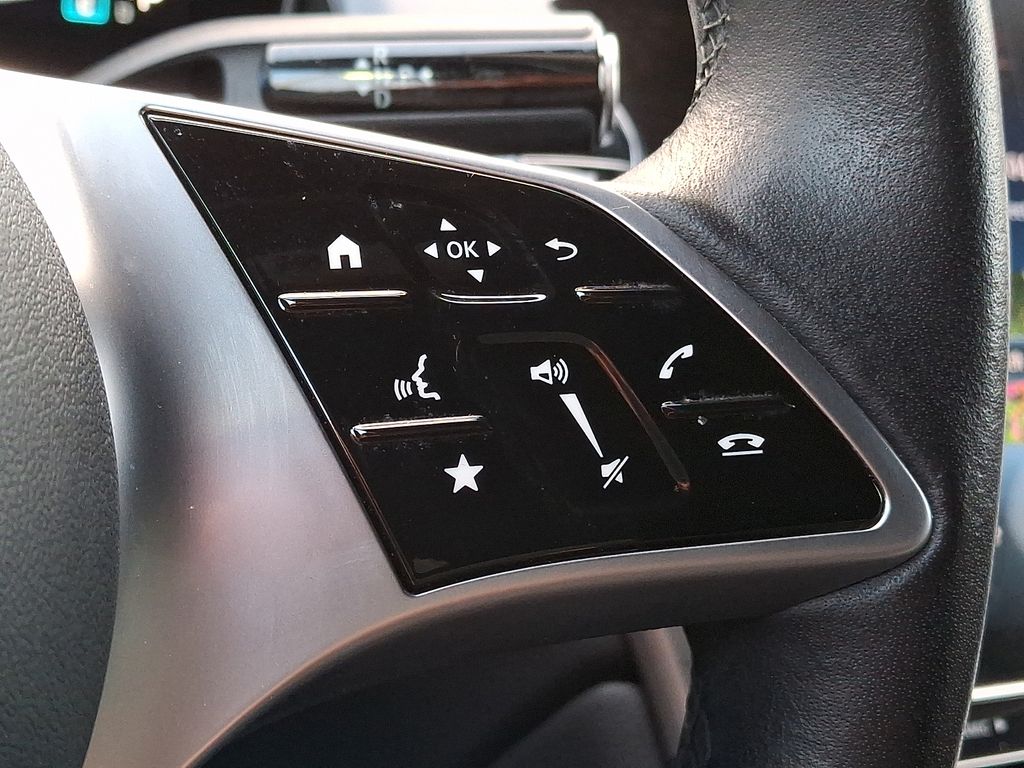 Thumbnail: 2023 Mercedes-Benz GLC - 19