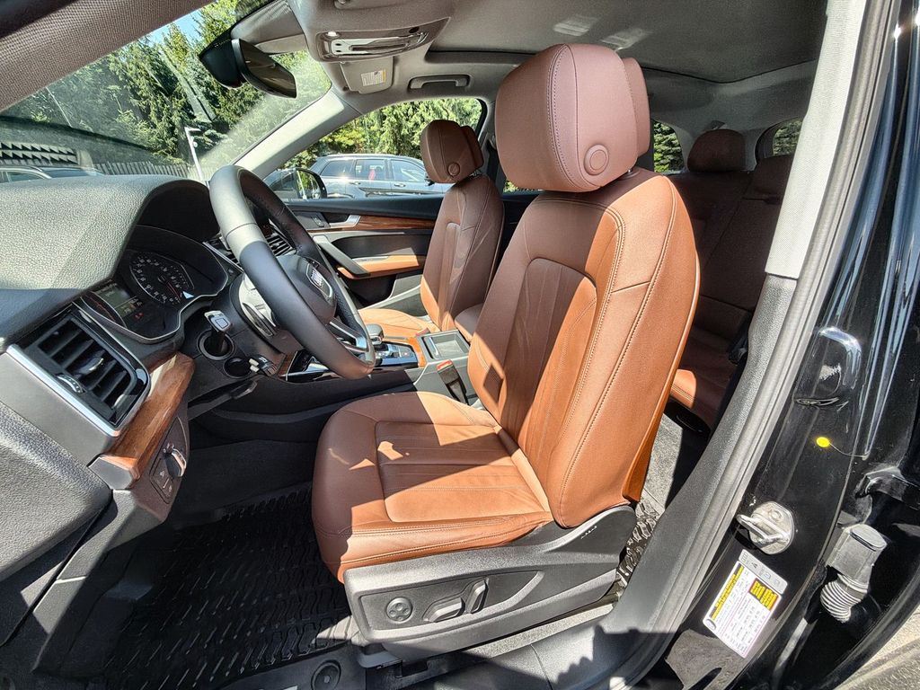 Thumbnail: 2022 Audi Q5 - 10