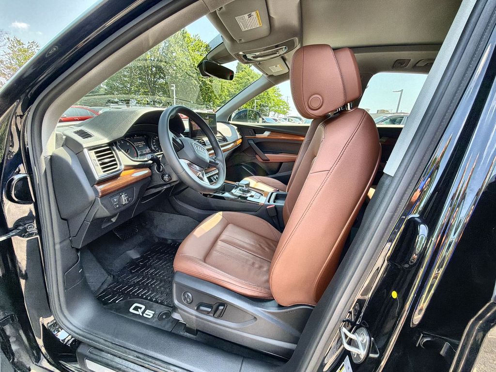 Thumbnail: 2022 Audi Q5 - 9