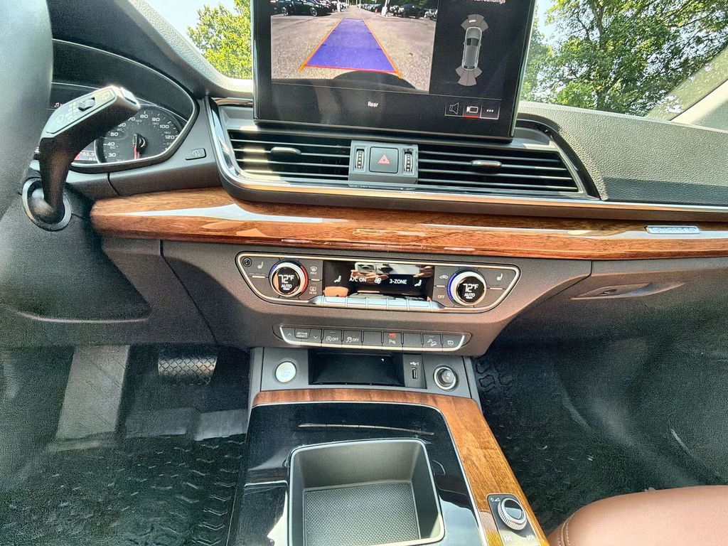 Thumbnail: 2022 Audi Q5 - 12