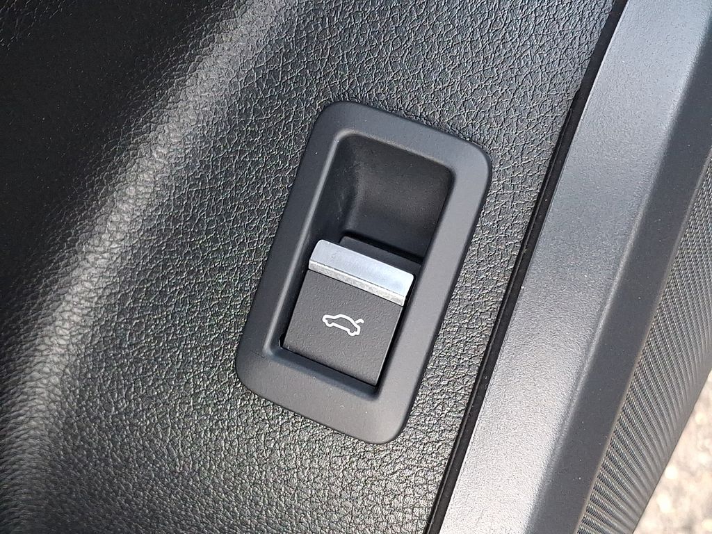Thumbnail: 2023 Audi Q5 - 13