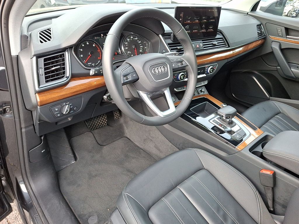 Thumbnail: 2023 Audi Q5 - 2