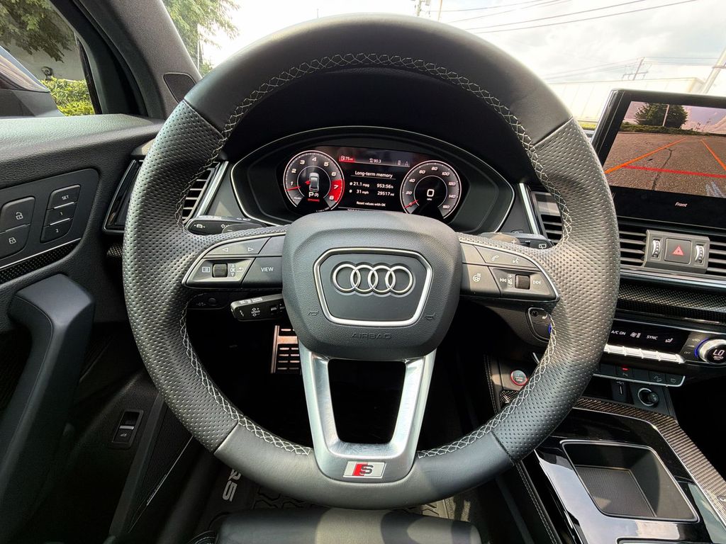Thumbnail: 2023 Audi SQ5 - 10