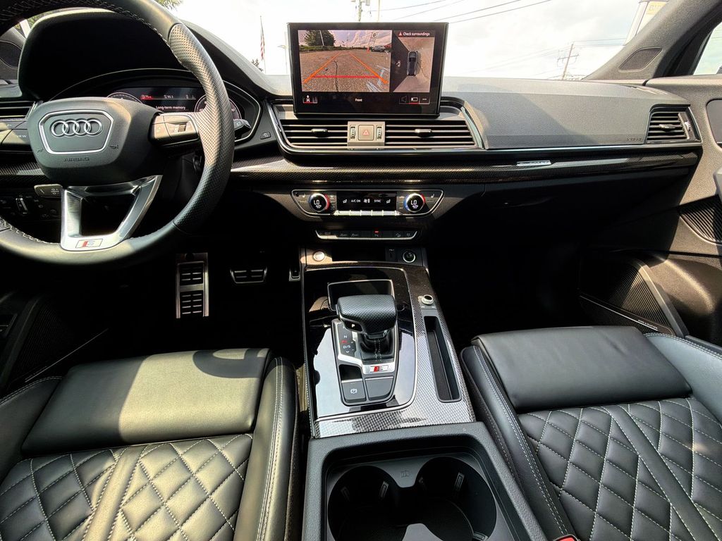 Thumbnail: 2023 Audi SQ5 - 14