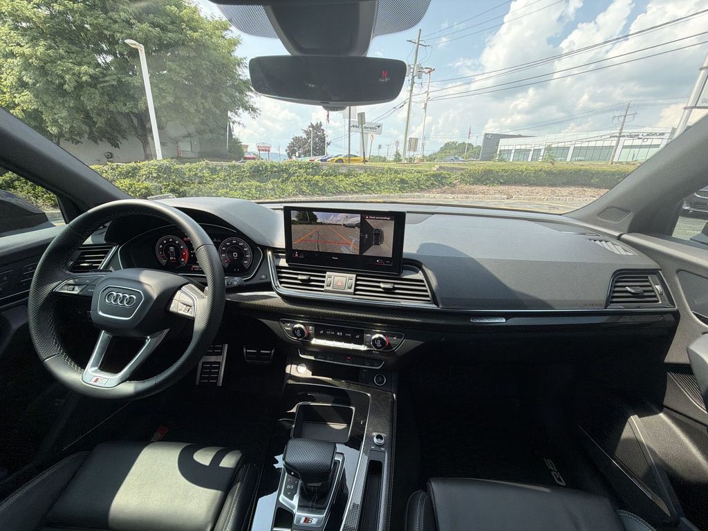 Thumbnail: 2023 Audi SQ5 - 2