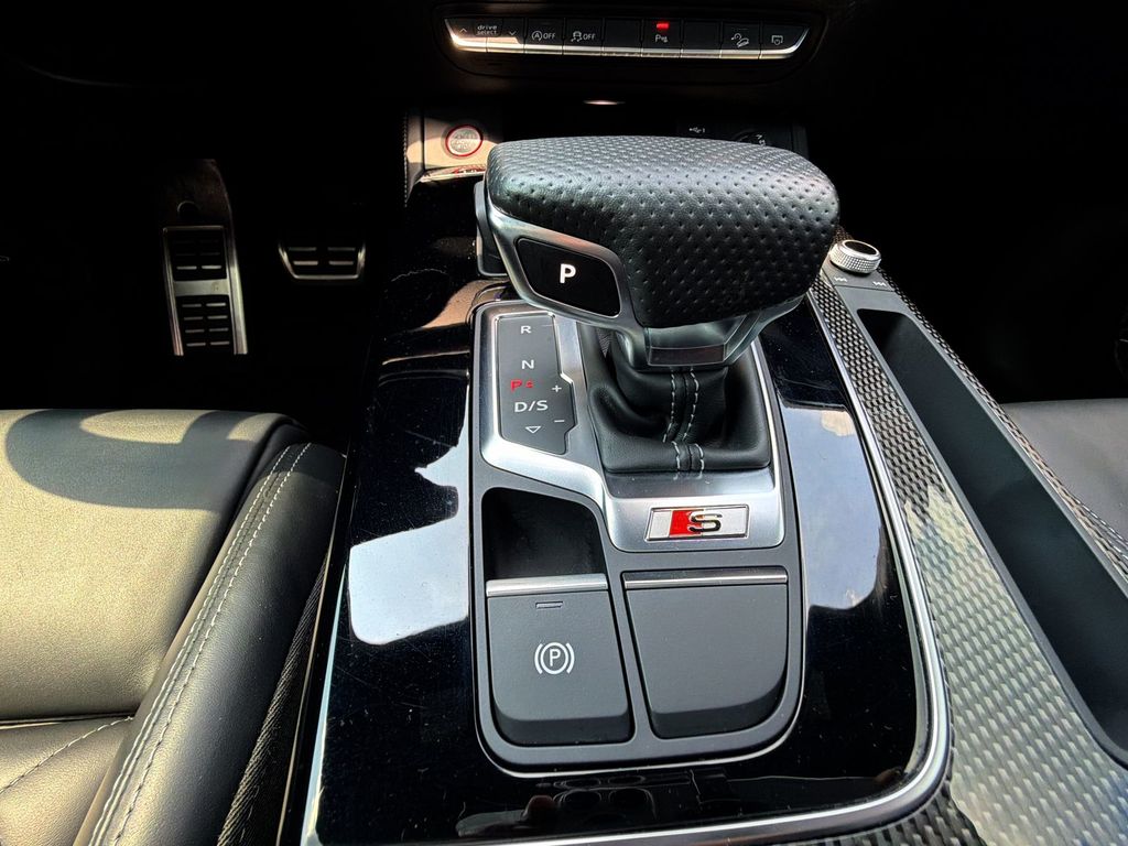 Thumbnail: 2023 Audi SQ5 - 15