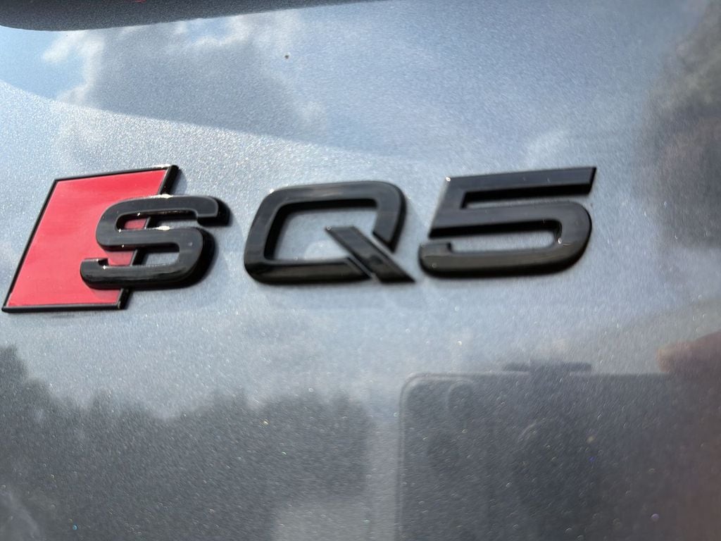 Thumbnail: 2023 Audi SQ5 - 7