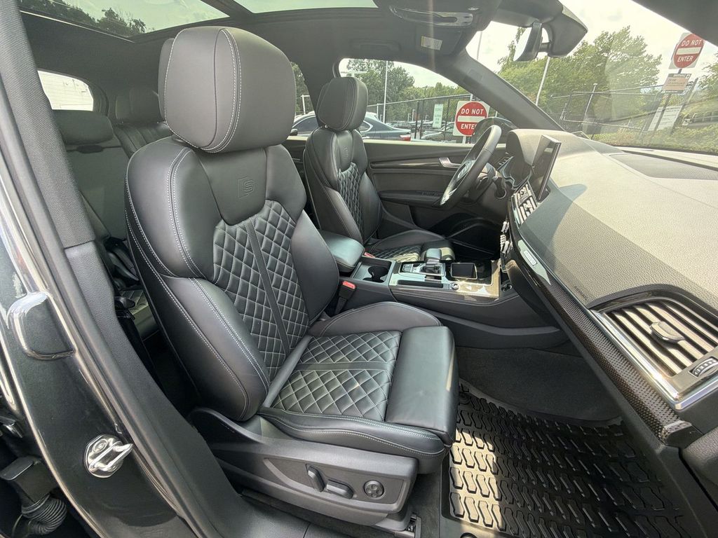 Thumbnail: 2023 Audi SQ5 - 28