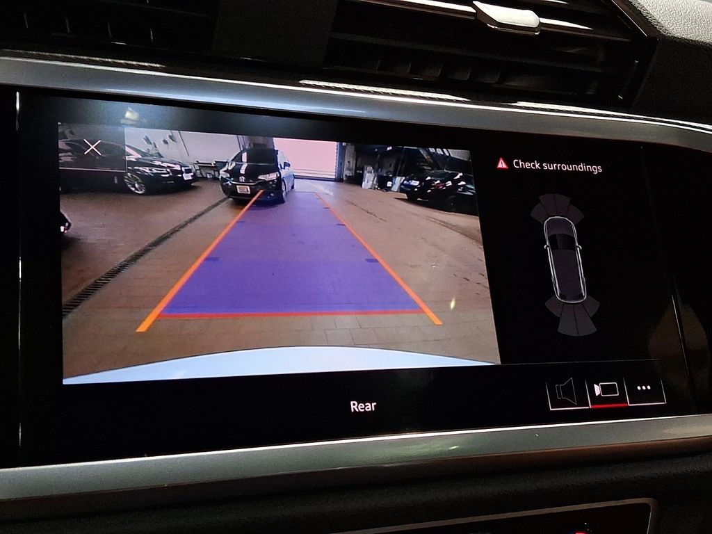 Thumbnail: 2019 Audi Q3 - 21