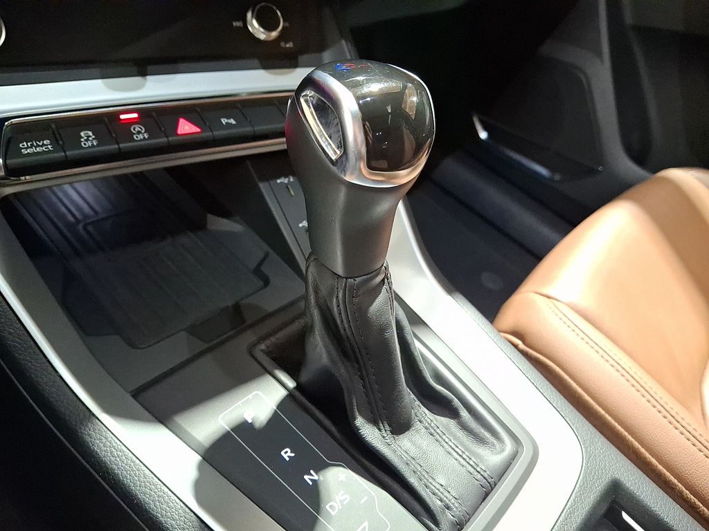 Thumbnail: 2019 Audi Q3 - 10