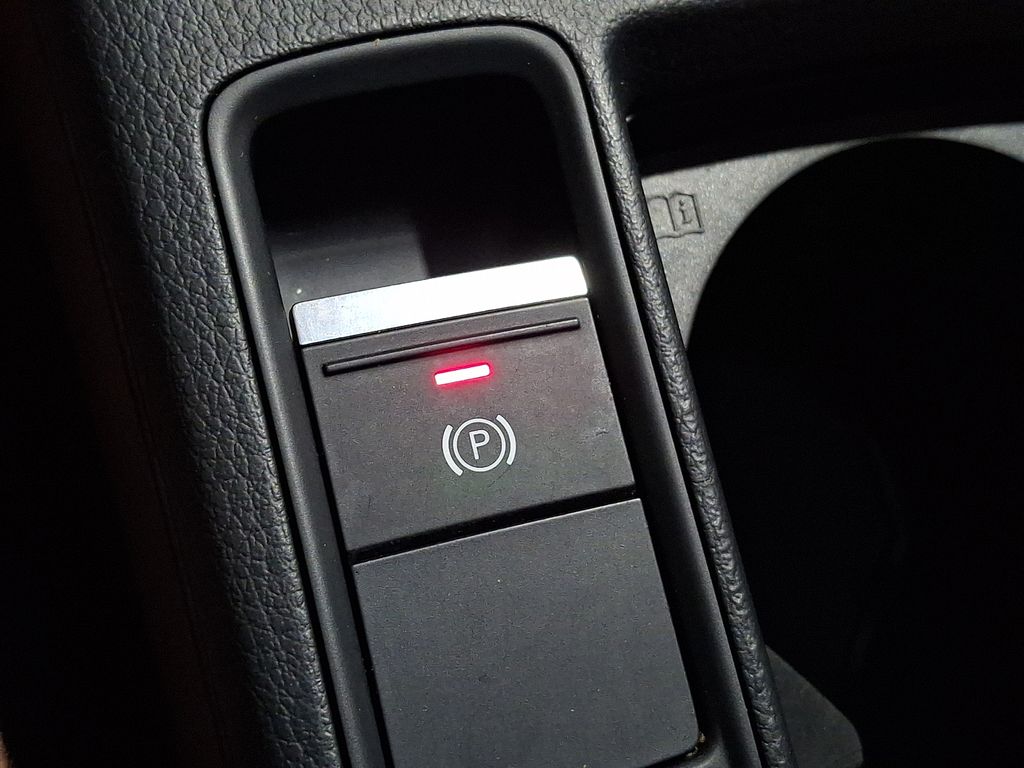 Thumbnail: 2019 Audi Q3 - 26