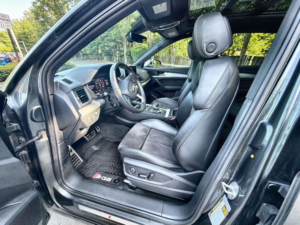 Thumbnail: 2018 Audi SQ5 - 11
