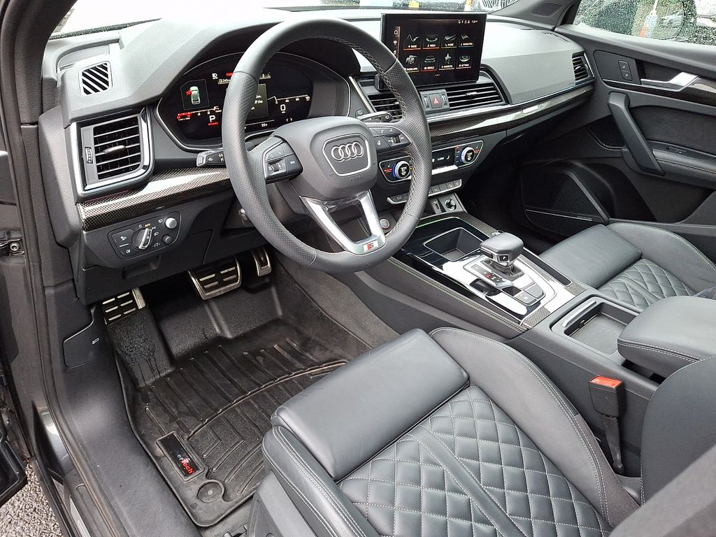 Thumbnail: 2022 Audi SQ5 - 2