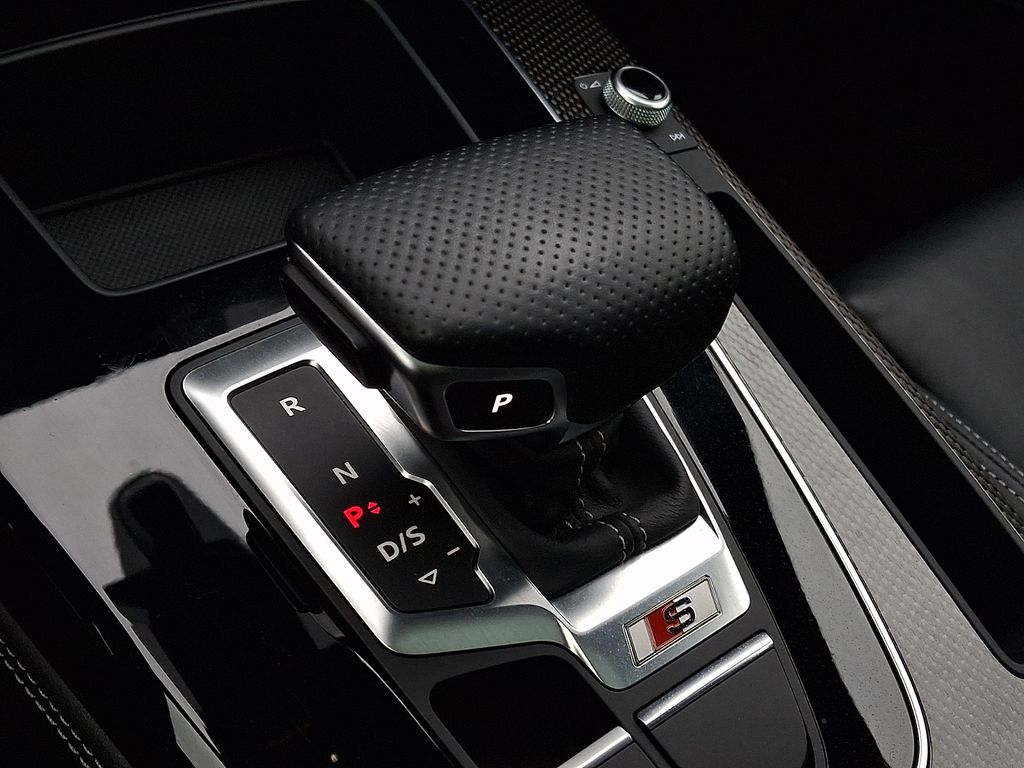 Thumbnail: 2022 Audi SQ5 - 9