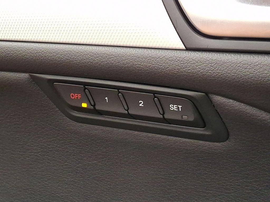 Thumbnail: 2016 Audi Q5 - 27