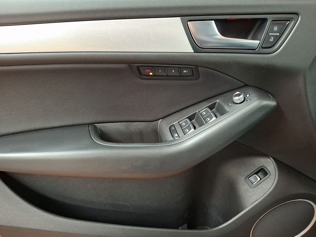 Thumbnail: 2016 Audi Q5 - 18