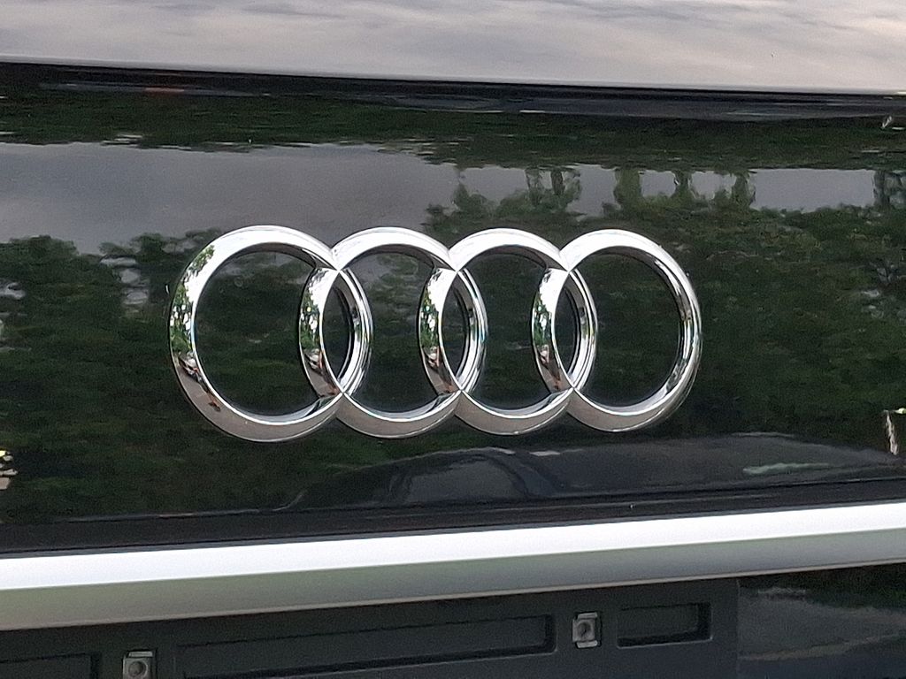 Thumbnail: 2023 Audi Q5 - 30
