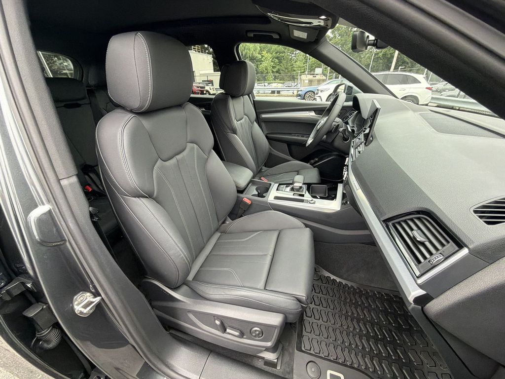 Thumbnail: 2024 Audi Q5 - 28