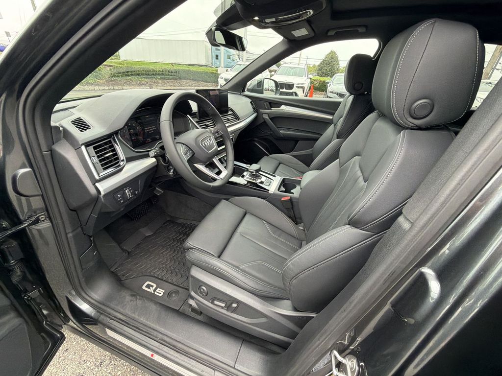 Thumbnail: 2024 Audi Q5 - 11