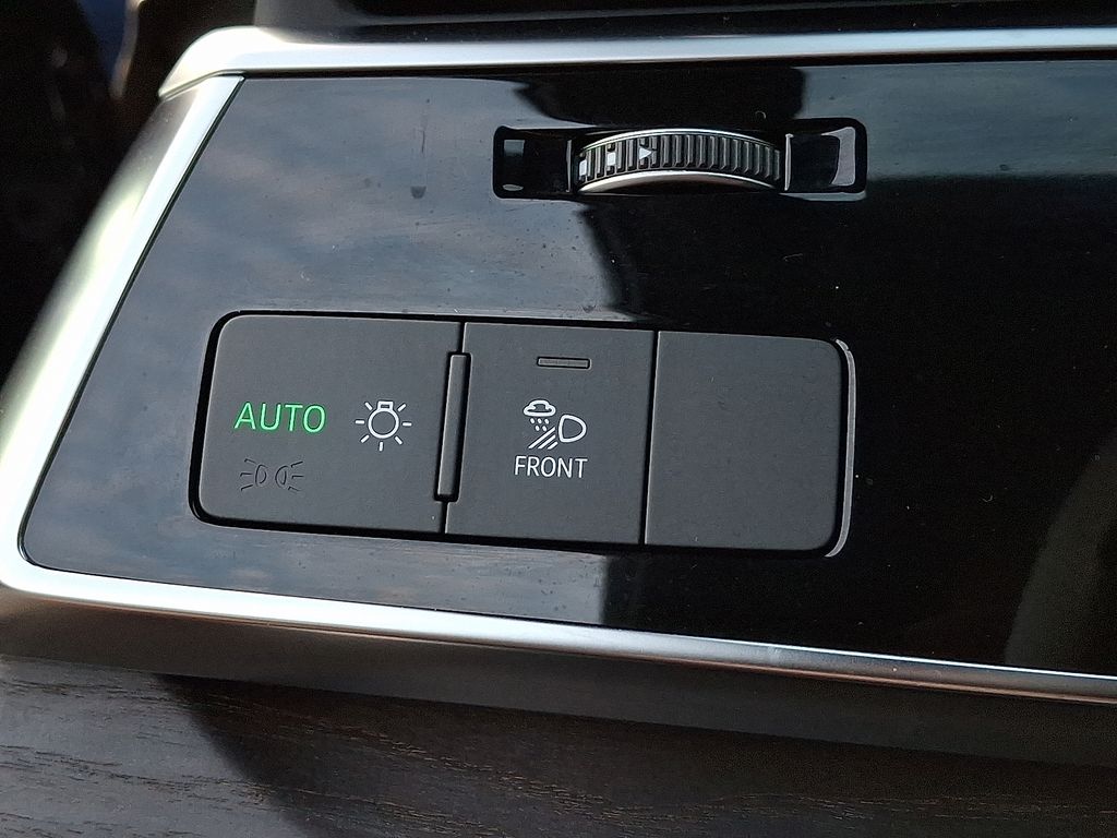 Thumbnail: 2023 Audi Q7 - 25