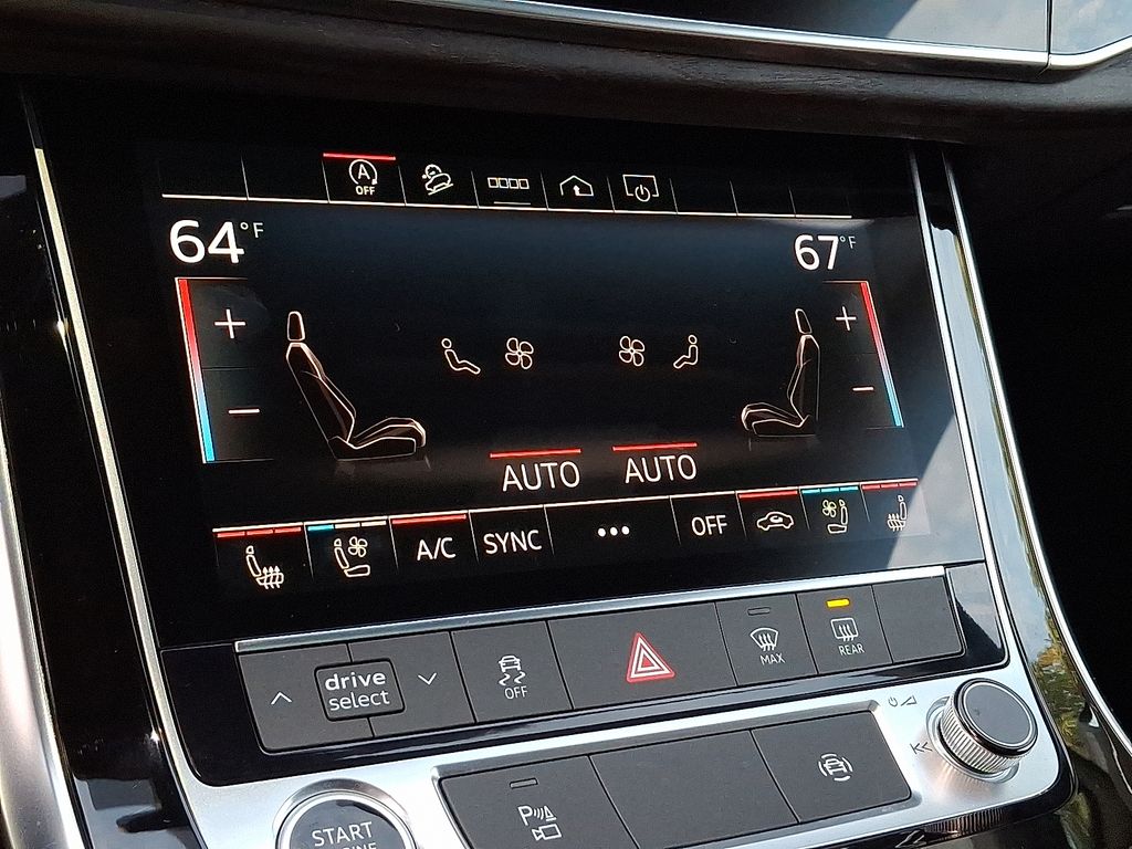 Thumbnail: 2023 Audi Q7 - 7