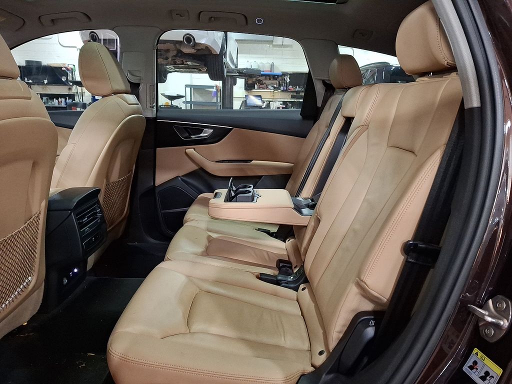 Thumbnail: 2021 Audi Q7 - 7