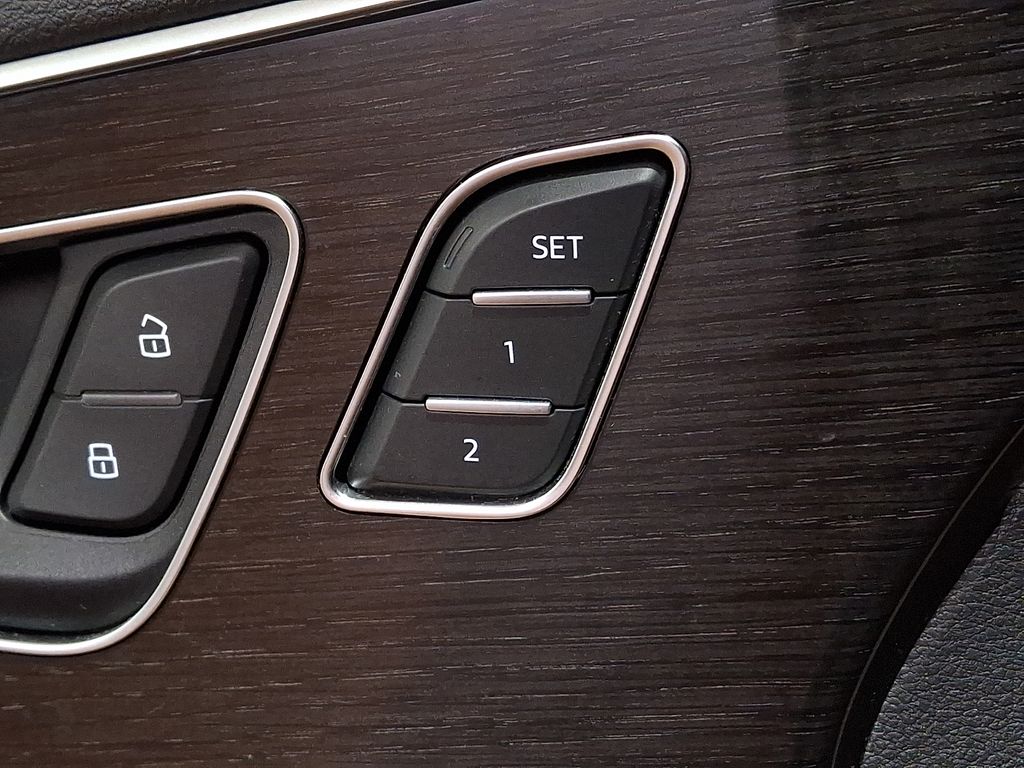 Thumbnail: 2021 Audi Q7 - 23
