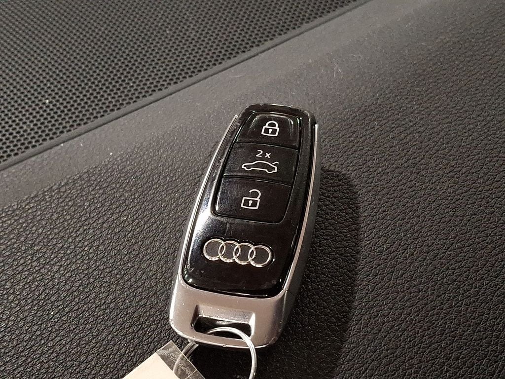 Thumbnail: 2021 Audi Q7 - 11