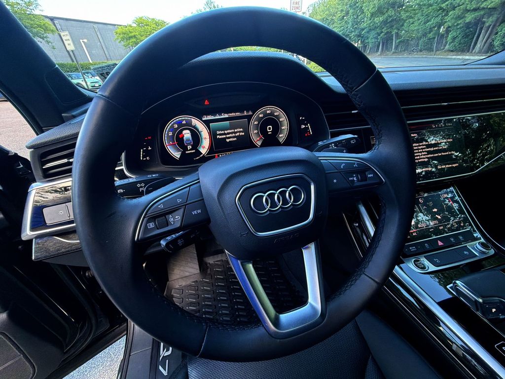 Thumbnail: 2022 Audi Q7 - 9