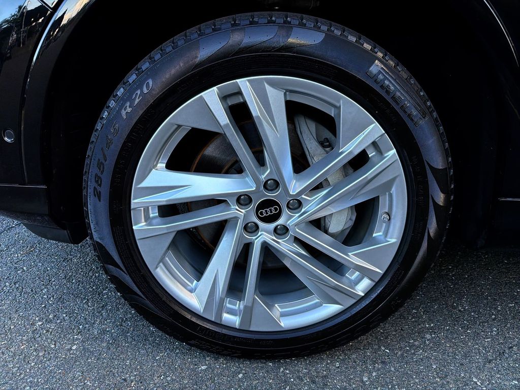 Thumbnail: 2022 Audi Q7 - 7