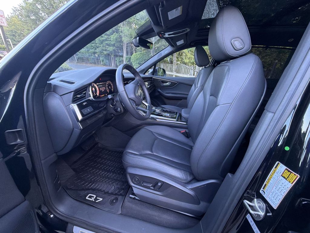 Thumbnail: 2022 Audi Q7 - 10