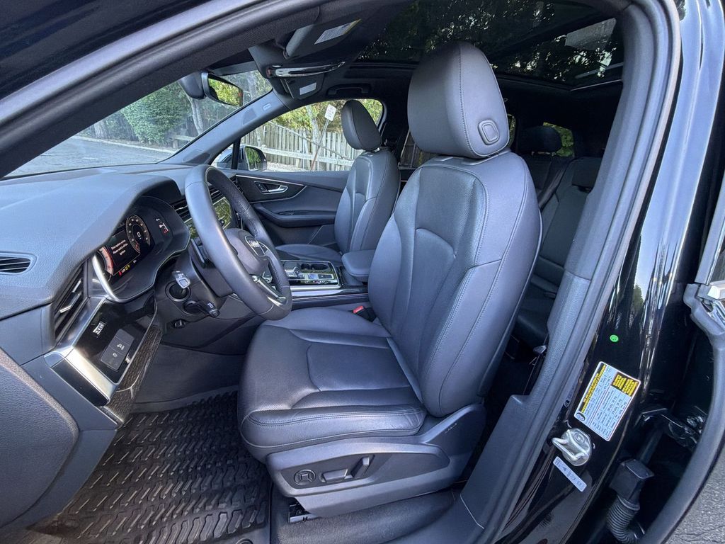 Thumbnail: 2022 Audi Q7 - 11