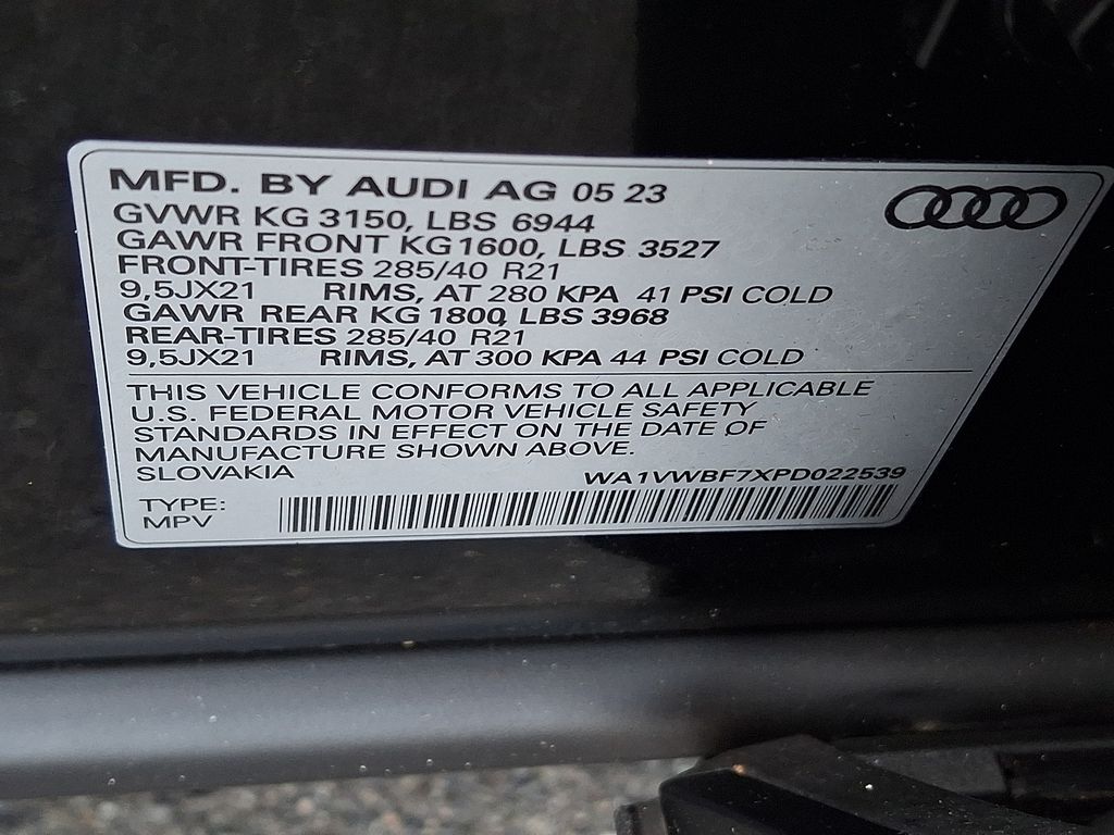 Thumbnail: 2023 Audi SQ7 - 12