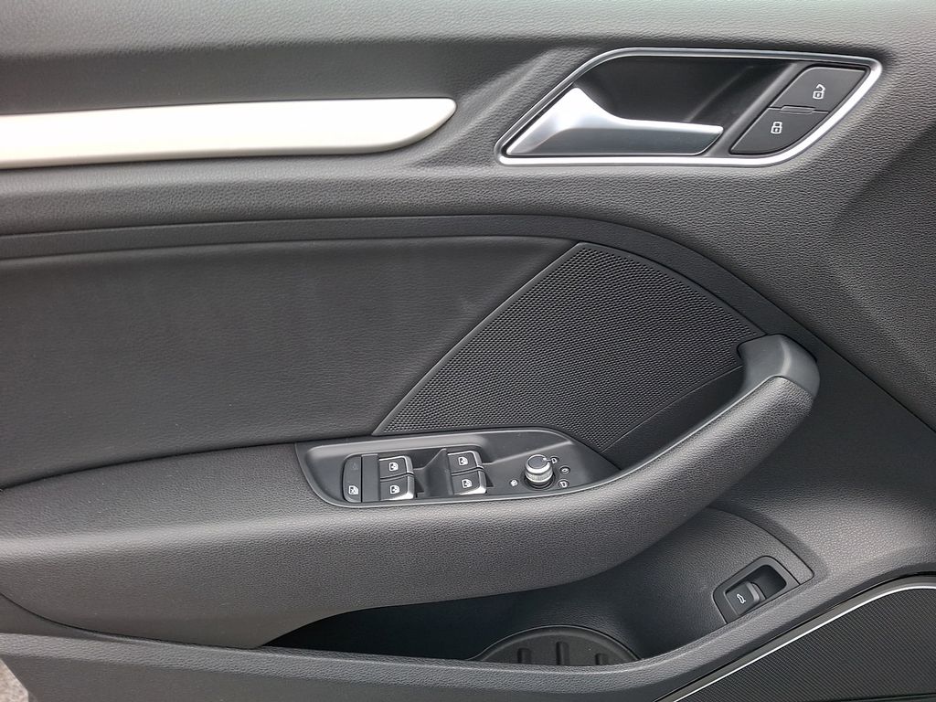 Thumbnail: 2018 Audi S3 - 16