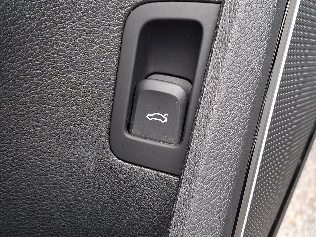 Thumbnail: 2018 Audi S3 - 28