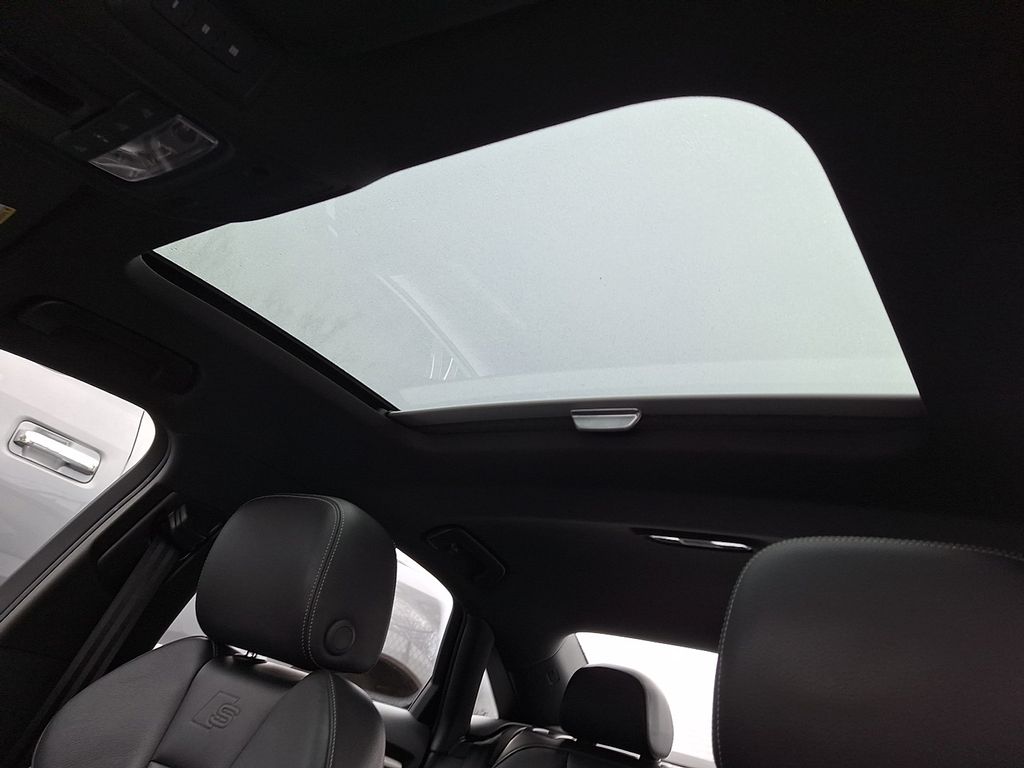 Thumbnail: 2018 Audi S3 - 18