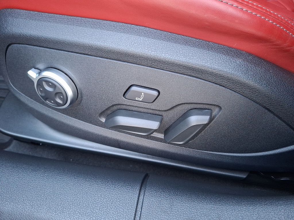 Thumbnail: 2025 Audi S5 - 17