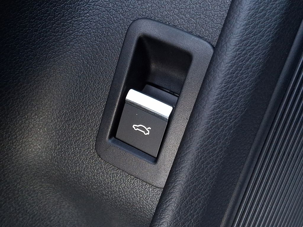 Thumbnail: 2025 Audi S5 - 13